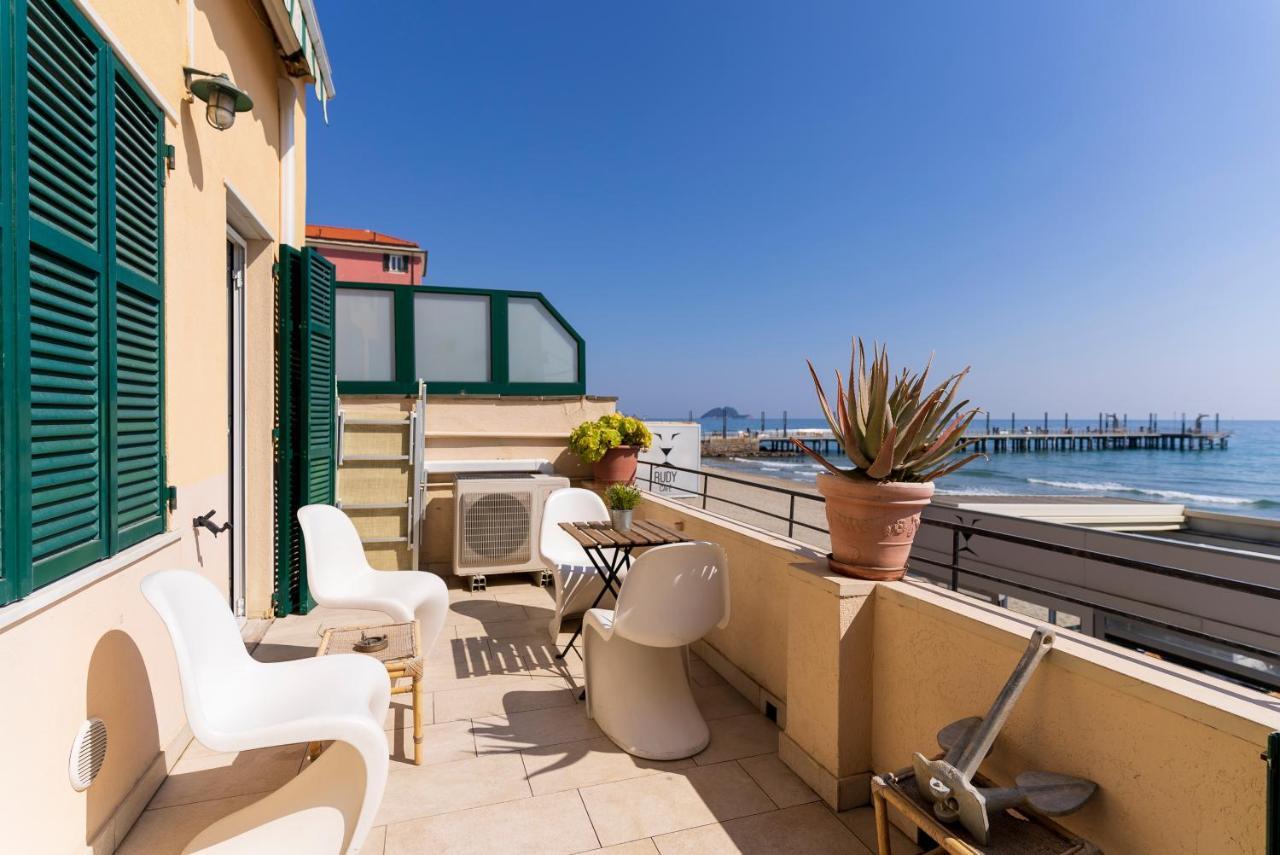 Appartamento Fronte Mare Con Terrazzo Zio Alassio Exterior foto
